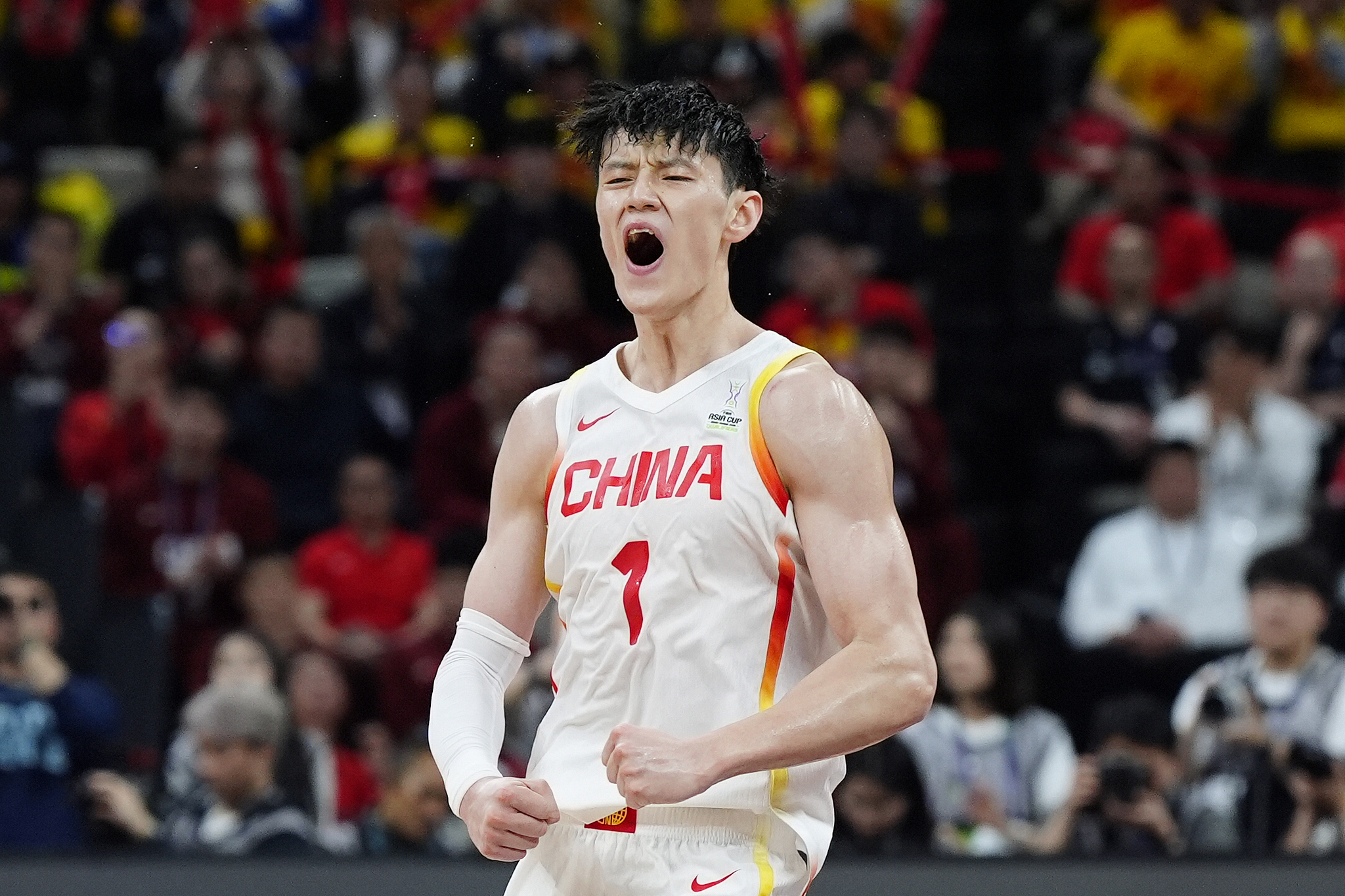 开云体育官网-深圳男篮迎NBA总决赛关键赛，今晚防线松动，底气十足，训练强度明显提升(2025lol总决赛完整回放免费)