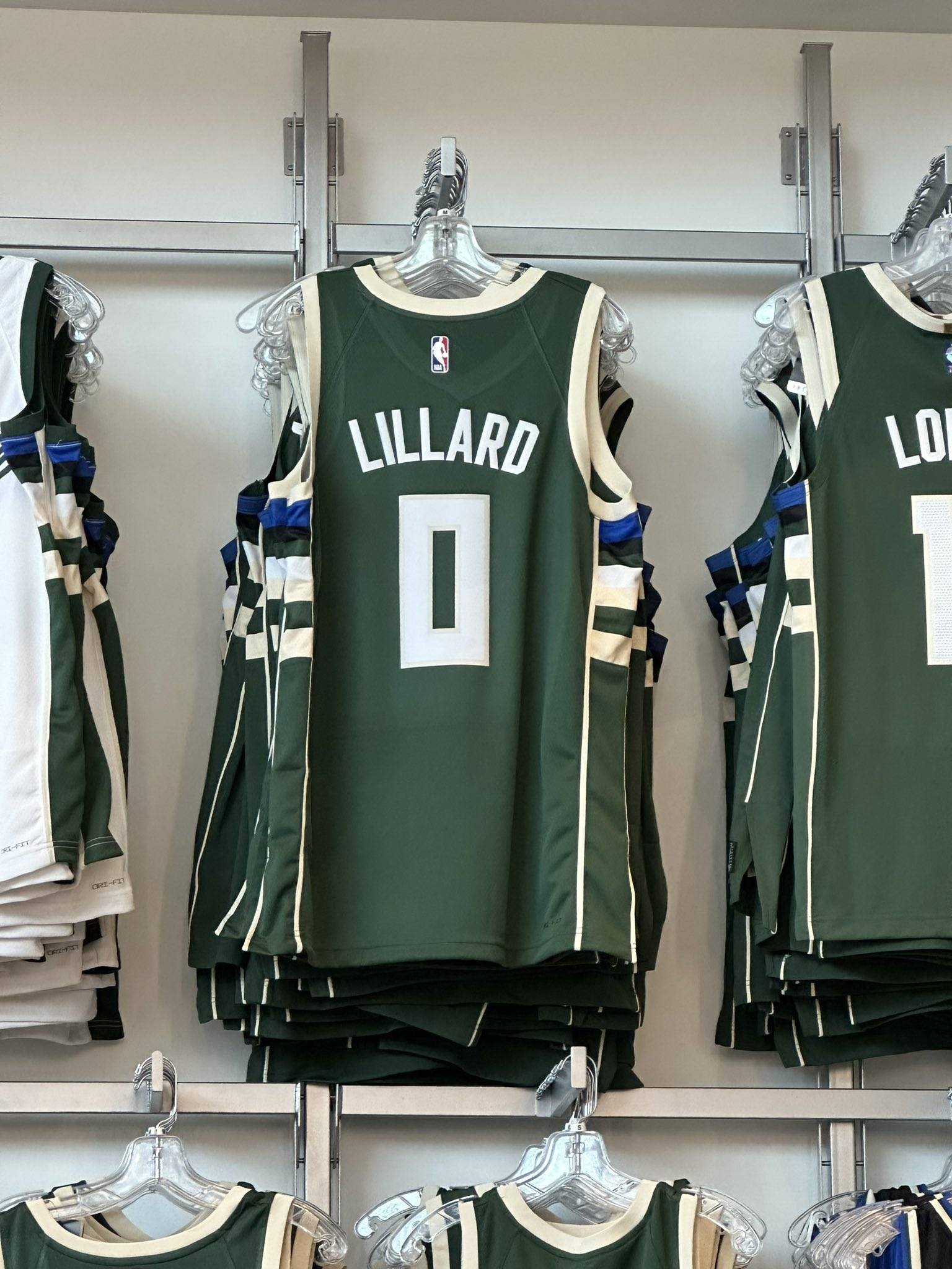 开元娱乐-今晚密尔沃基雄鹿更衣室发声——葡超节点到来；话题不断；身体对抗强度拉满的简单介绍