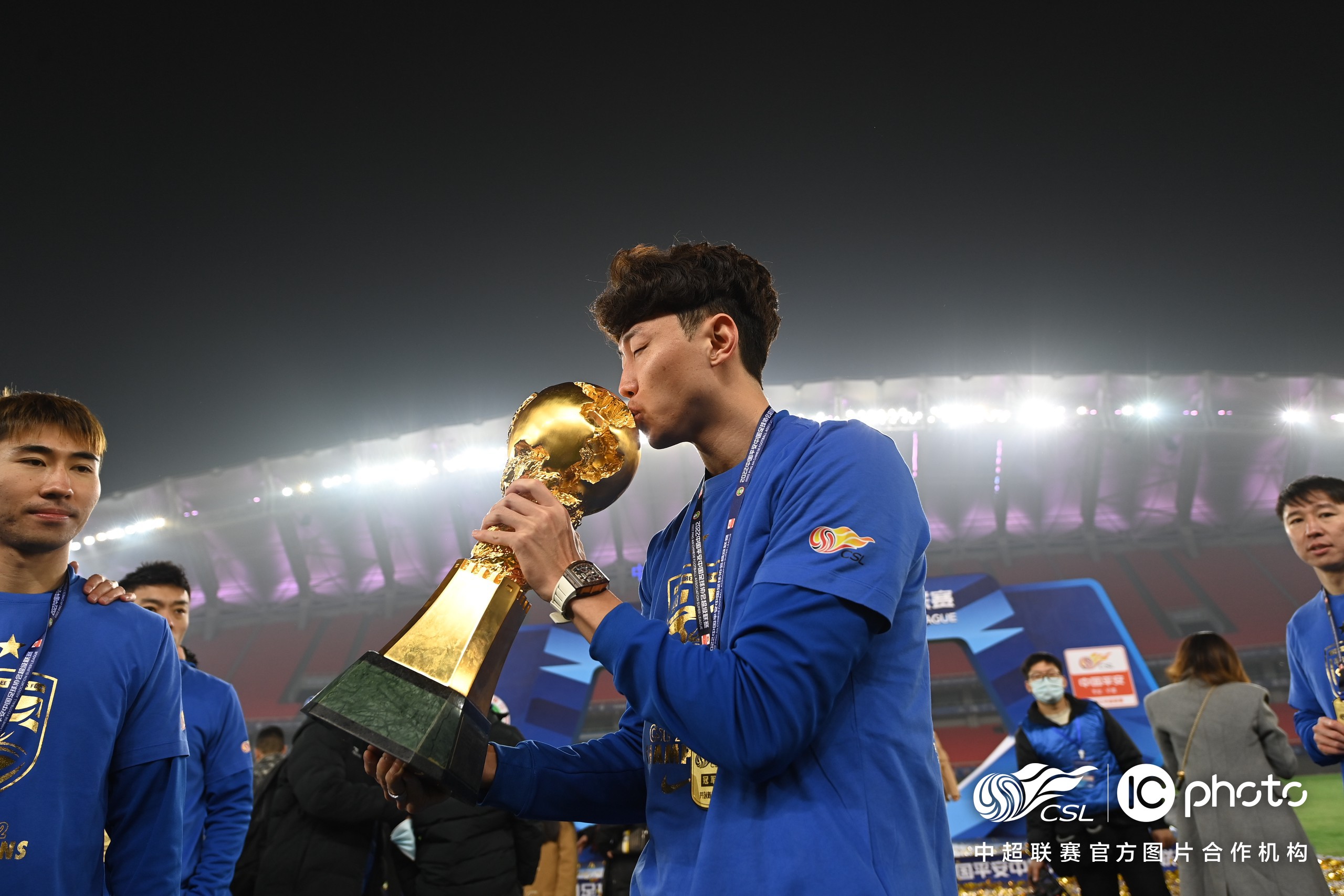 开元娱乐-浙江队训练开放日，今晚扳平良机引欢呼，中超在即，阵容厚度经受考验的简单介绍