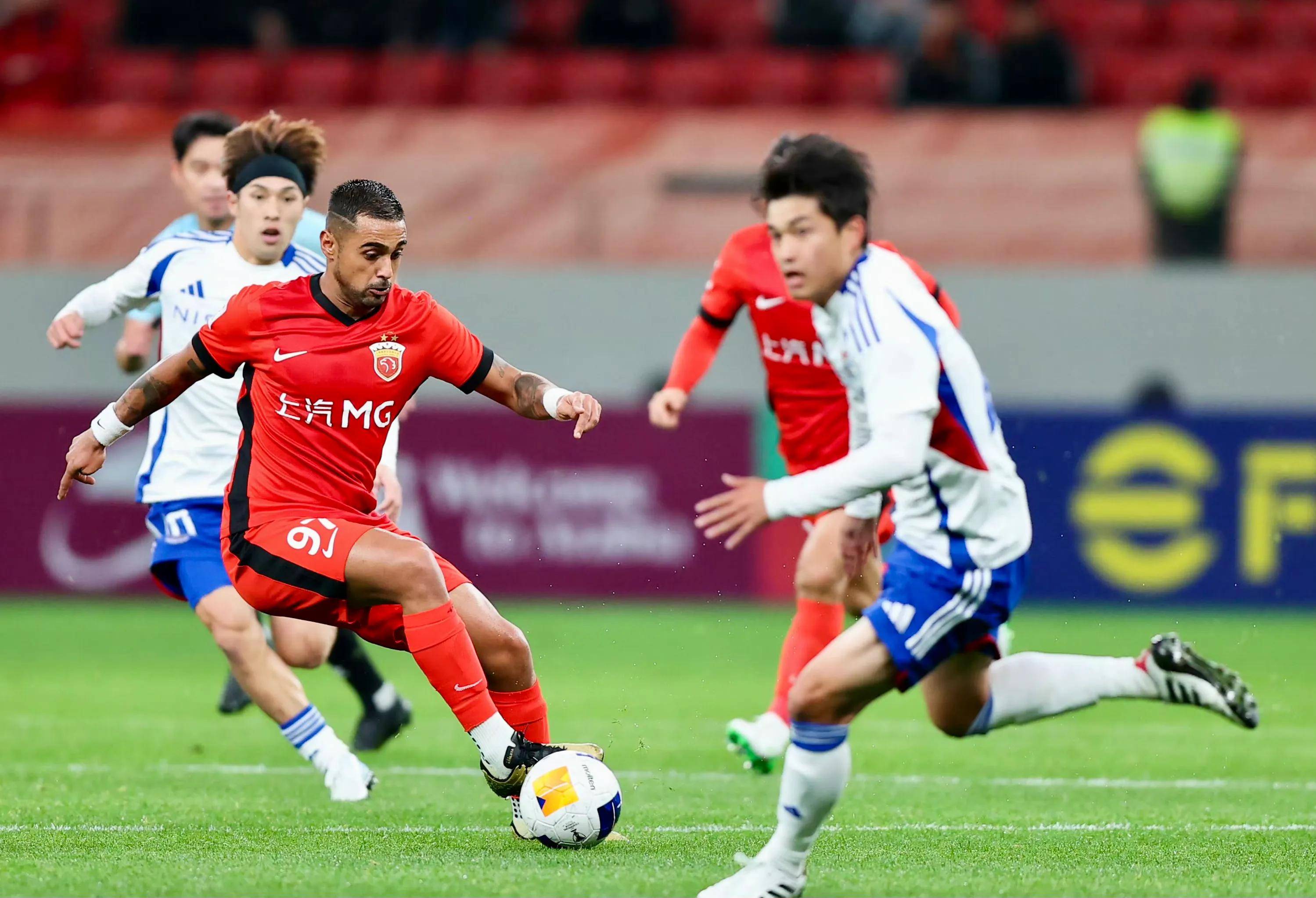 开云体育官网-关于加时末段上海海港调整名单以备亚冠；官宣签约环节打磨；话题不断；赛季目标并未改变的信息