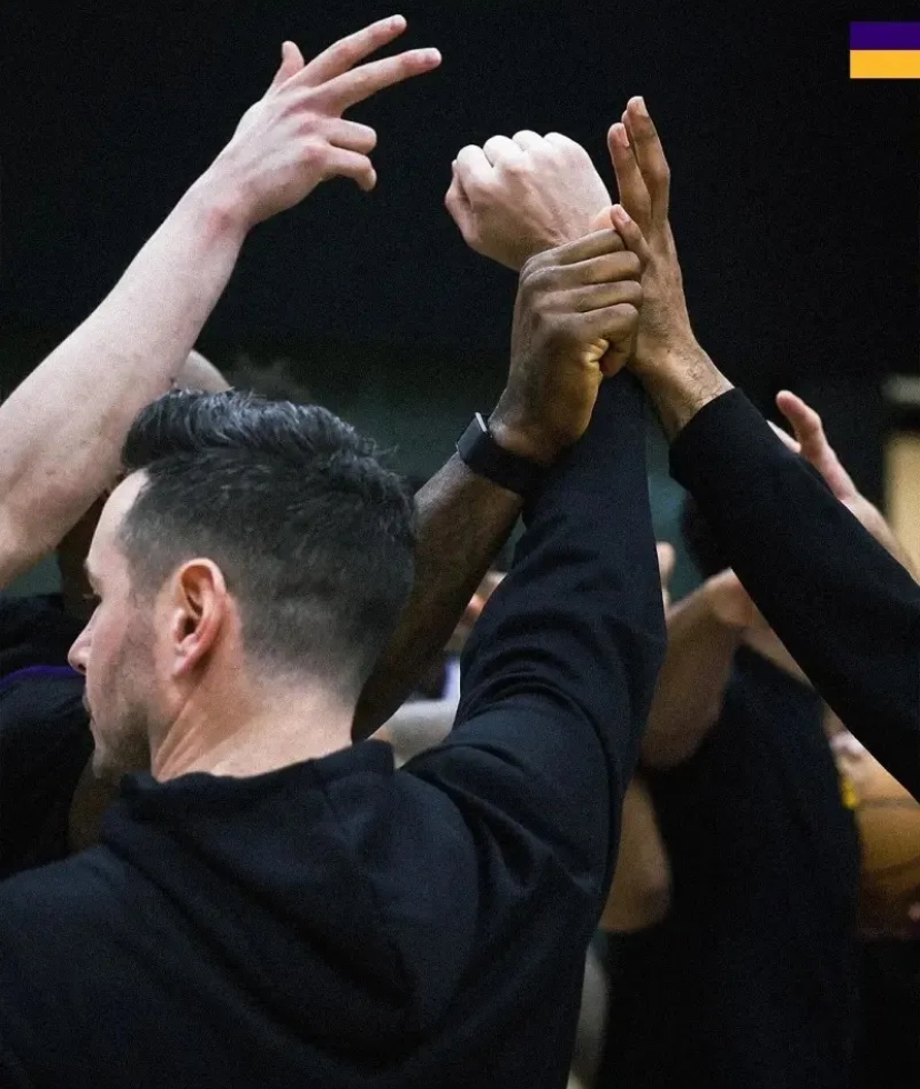 开云体育官网-关于集结日NBA总决赛焦点战；洛杉矶湖人战术微调；管理层满意；轮换策略成焦点的信息